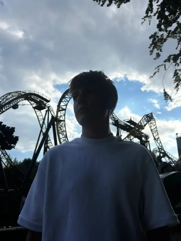 JONGEN, KORT HAAR, ACHTBAAN, WALIBI